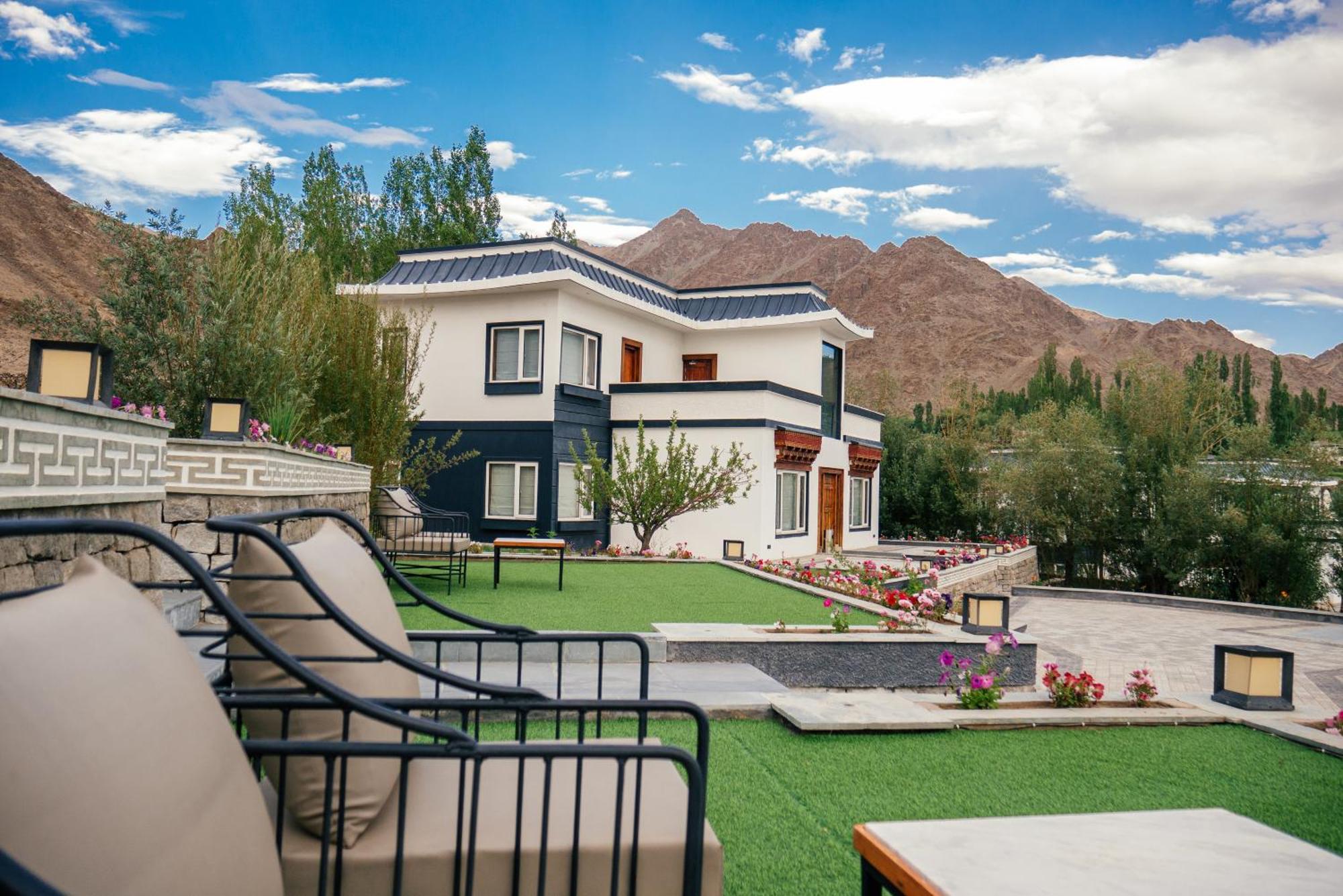 Angkasa Ladakh Resort Leh Esterno foto