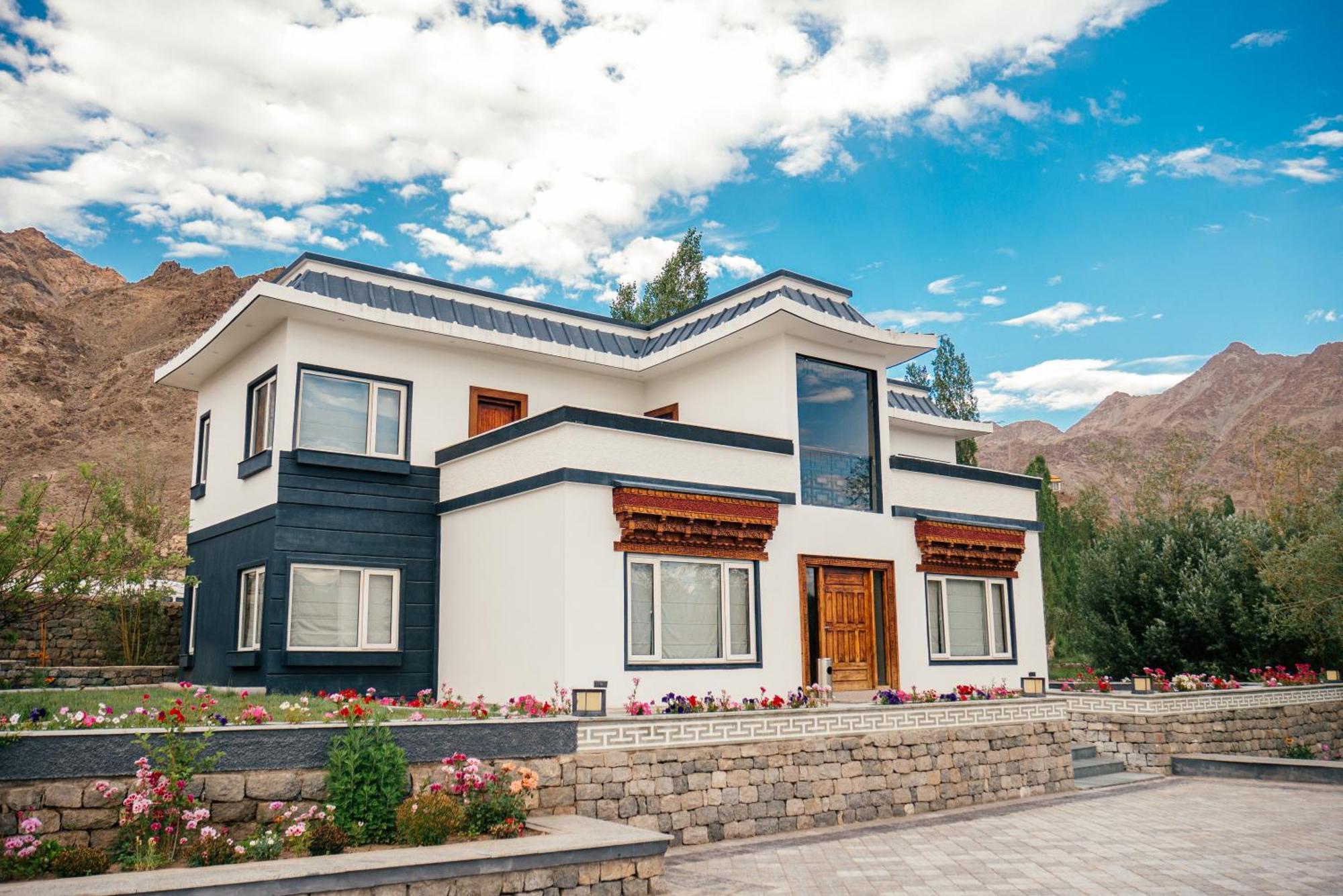 Angkasa Ladakh Resort Leh Esterno foto